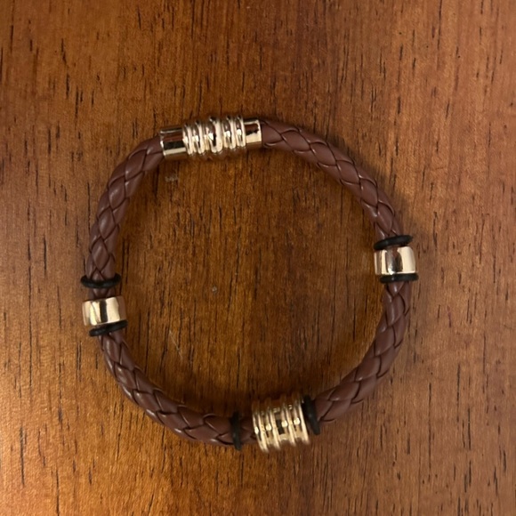 Bracelets - Picture 3 of 5